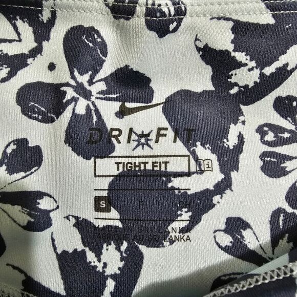 Nike One Tight Fit Shorts Women's Recreation Club RARE Edition Size Small DM1571 - Picture 8 of 9